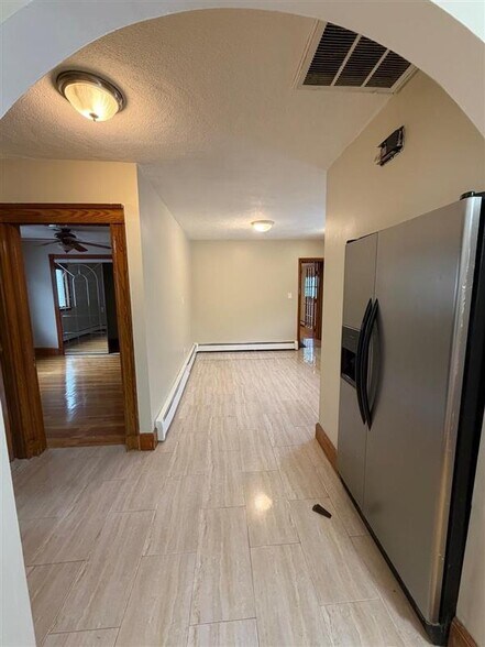 Building Photo - 33 Lafayette St