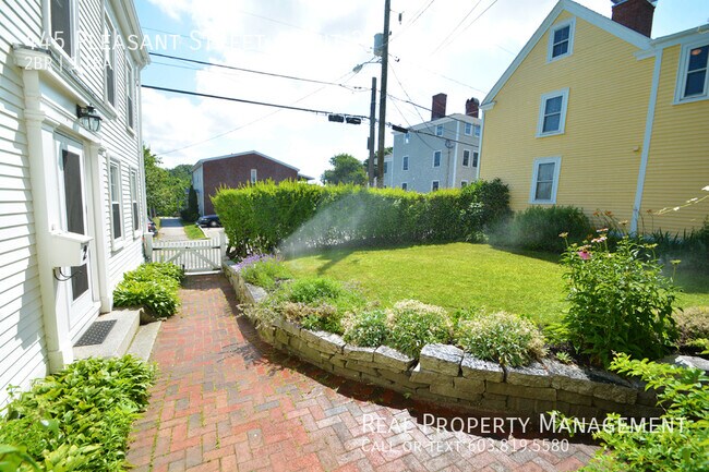 Building Photo - 445 Pleasant St
