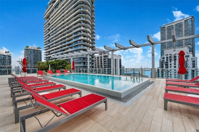 Building Photo - 1100 S Miami Ave