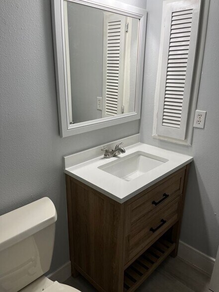 Building Photo - 5111 SW Courtyards Ct