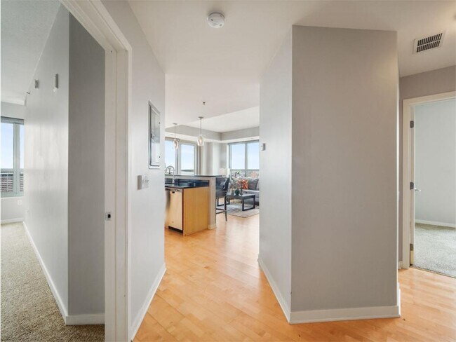 Building Photo - 929 Portland Ave