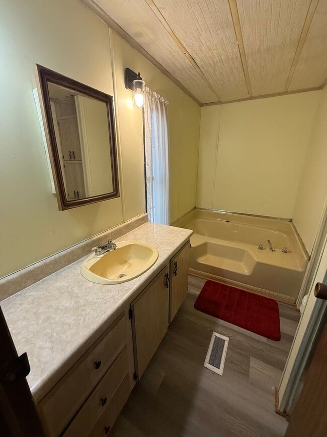 Building Photo - 631 Benton Pond Rd