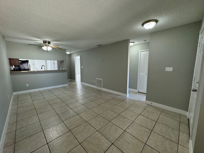 Building Photo - 1357 Sophie Blvd