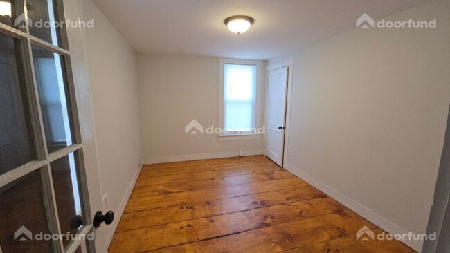 Building Photo - 46 E Main St