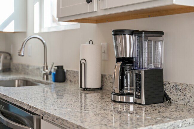 Building Photo - 24 Sawyer St