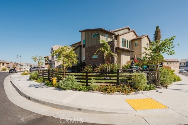 Building Photo - 11743 Canoga Ave