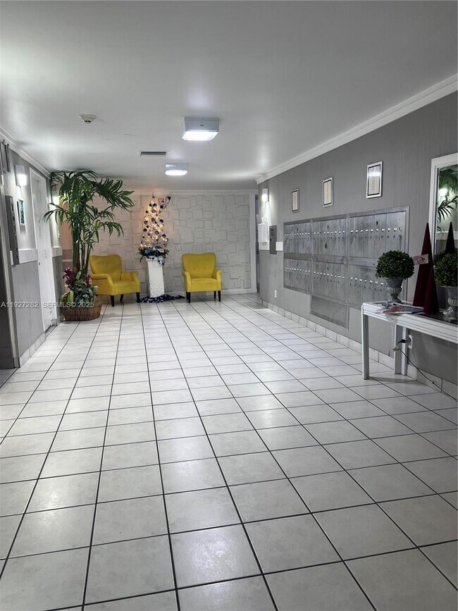 Building Photo - 4740 NW 21st St