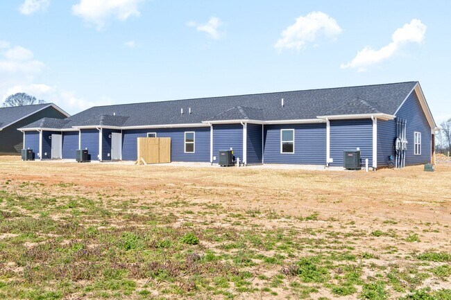 Building Photo - Move-in Special - TWO WEEKS FREE!!