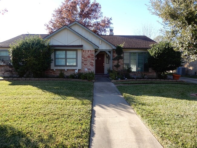 Building Photo - 12042 Sturdivant St