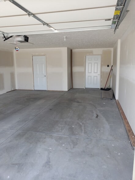 Building Photo - 811 G Avenue Pl
