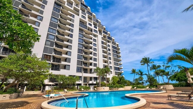 Building Photo - 520 Brickell Key Dr