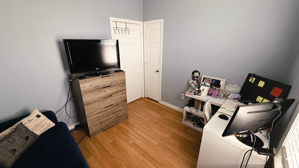 Building Photo - 149 Essex St