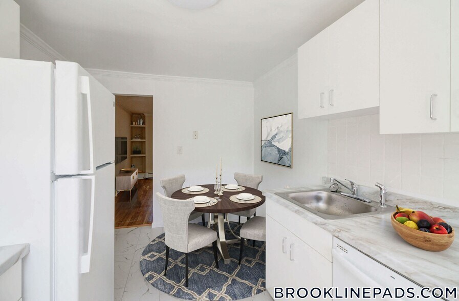 Building Photo - 40 Harvard St