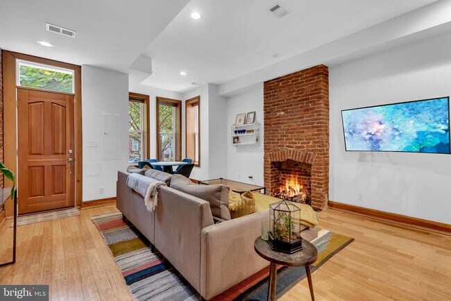 Building Photo - 1810 6th St NW