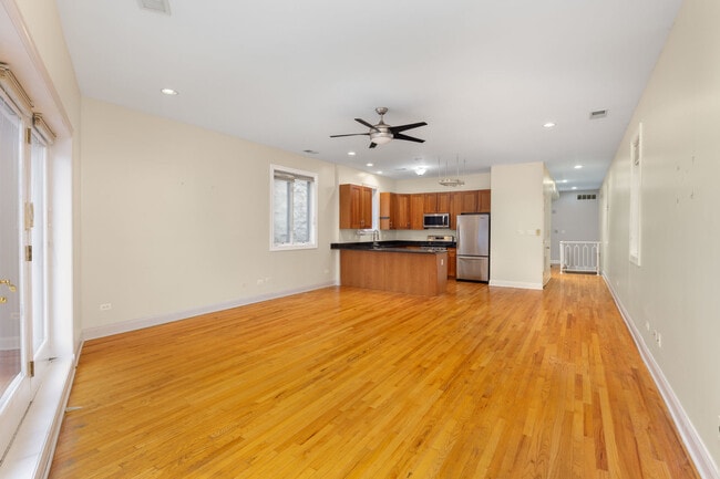 Building Photo - 31 E 26th St