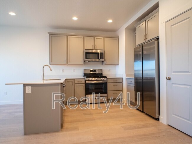 Building Photo - 3545 Hardman Way