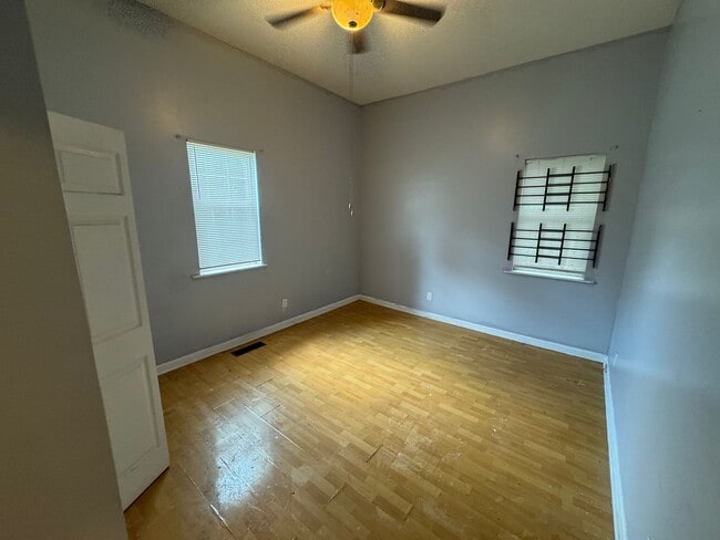 Building Photo - 634 Woolfolk St