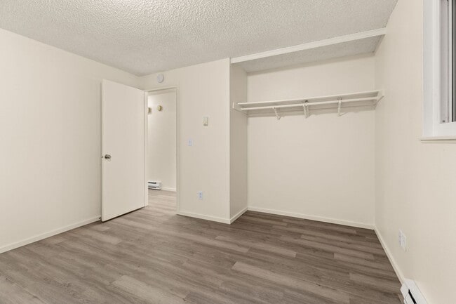 Building Photo - 2 bedroom, 1 bath near Mt. Tabor in SE Por...