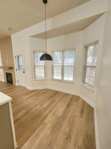Building Photo - 978 Stinson Glen Ln