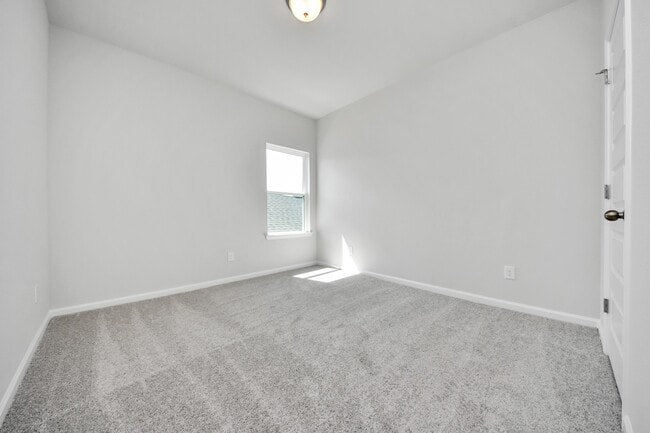 Building Photo - 15523 Foresail Ln