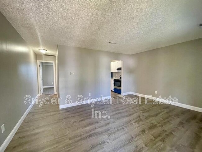 Building Photo - 2605 Terrace Ave