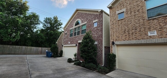 Building Photo - 11608 Main Ash Dr