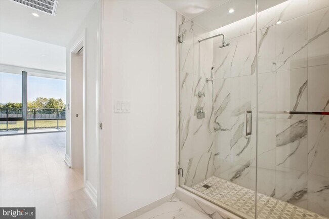 Building Photo - 1201 N Royal St