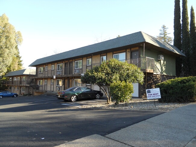 Building Photo - 1615 Olive Avenue