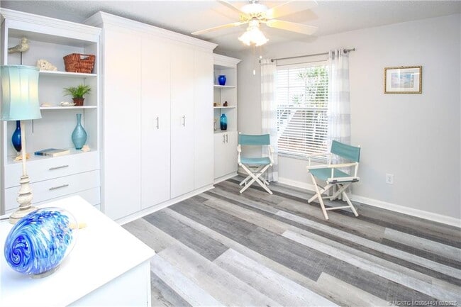 Building Photo - 1858 SW Palm City Rd