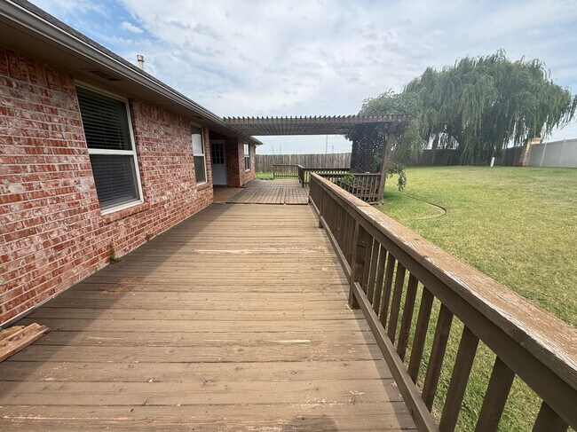 Building Photo - 19132 Cottonwood Ct