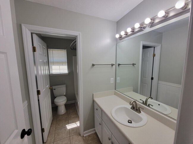 Building Photo - 1500 Cedar Hill Trail