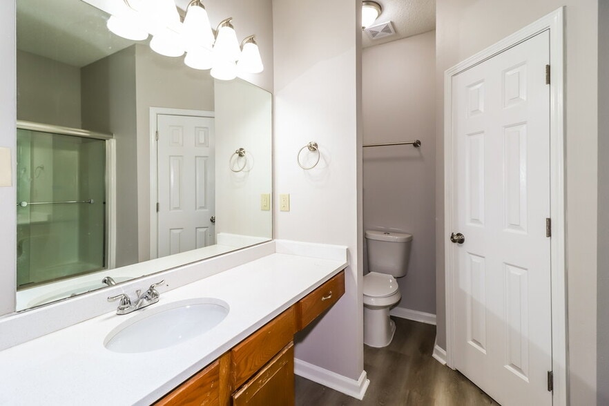 Building Photo - 180 Pine Ridge Ln