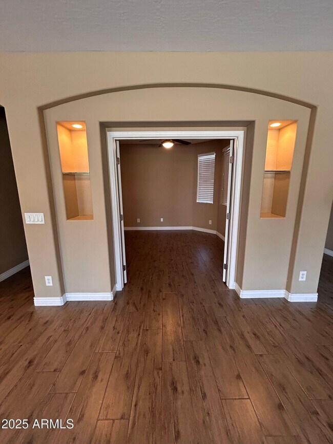 Building Photo - 1407 E Gary Way