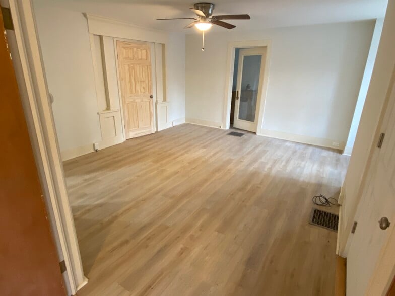 Building Photo - 49 Grove St