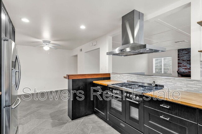 Building Photo - 3928 Dartmouth Way