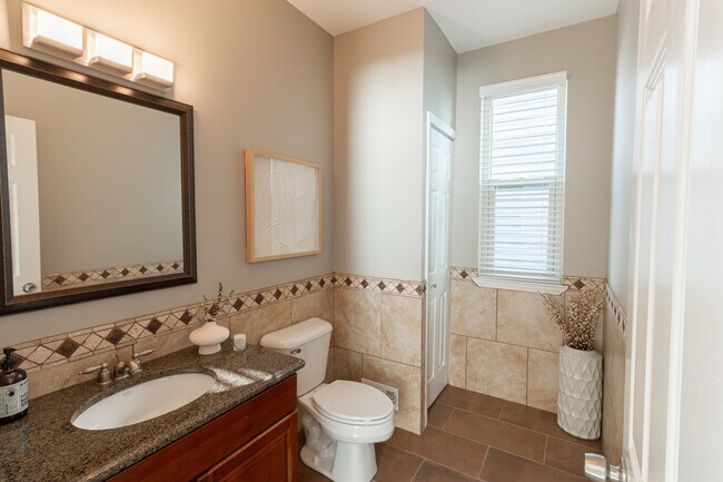 Building Photo - 3334 Cummings Ave