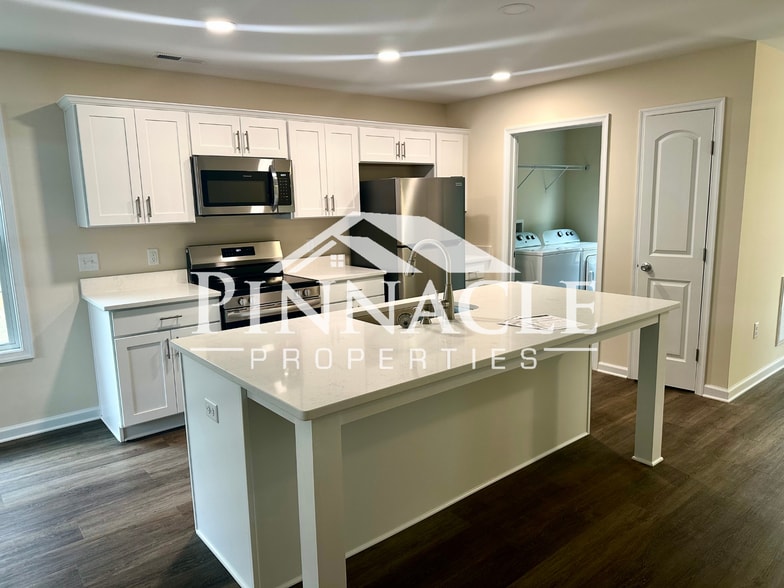 Primary Photo - 217 Munford St