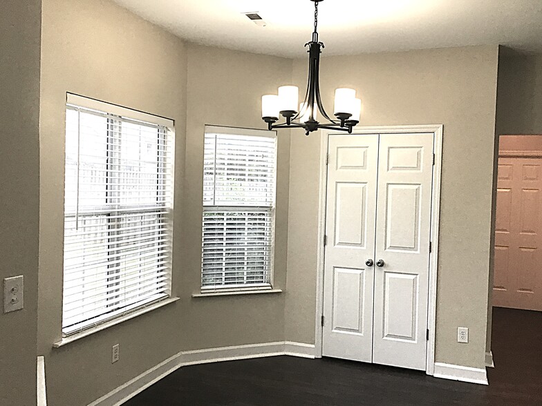 Building Photo - 202 Curico Ln