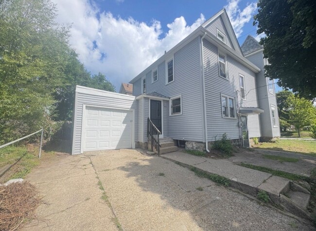 Building Photo - Spacious Four Bedroom Home Full of Character!