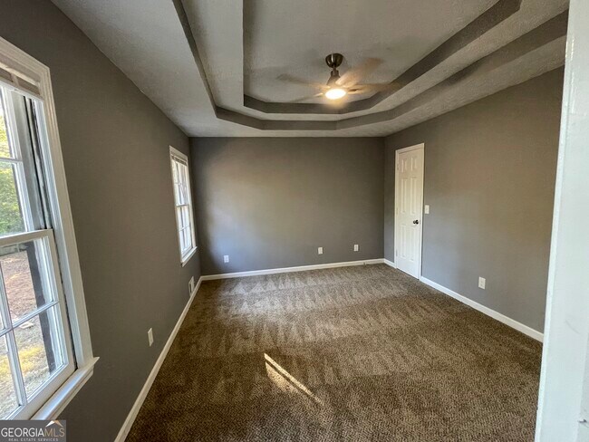 Building Photo - 505 Ironwood Ct SE