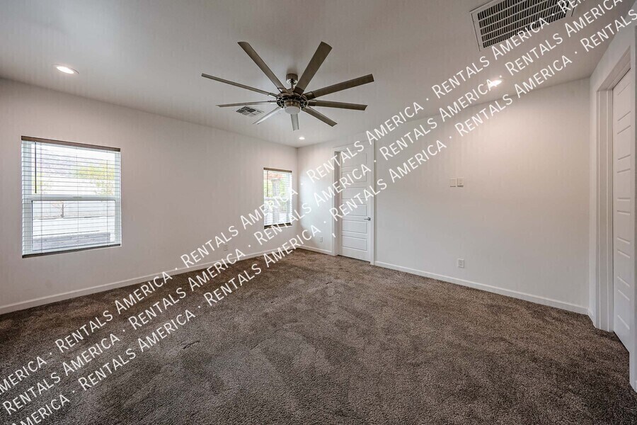 Building Photo - 347 E La Mirada Dr