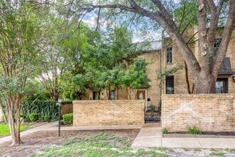 Building Photo - ALAMO HEIGHTS | TOWNHOME | REMODELED ...