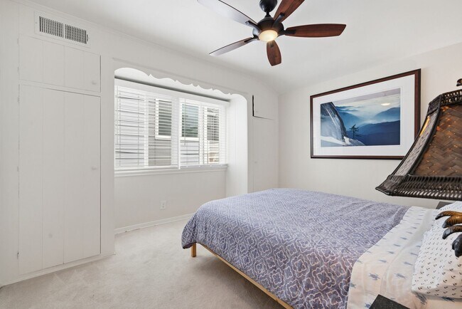 Building Photo - Newly Remodeled 3-Bedroom on Balboa Island...