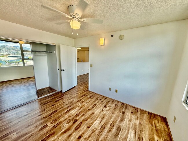 Building Photo - 1BD/1BA/1 Covered Parking