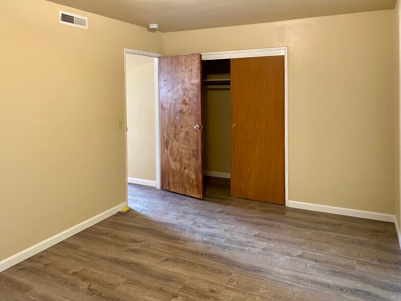 Bed rm - 659 Hillsborough St