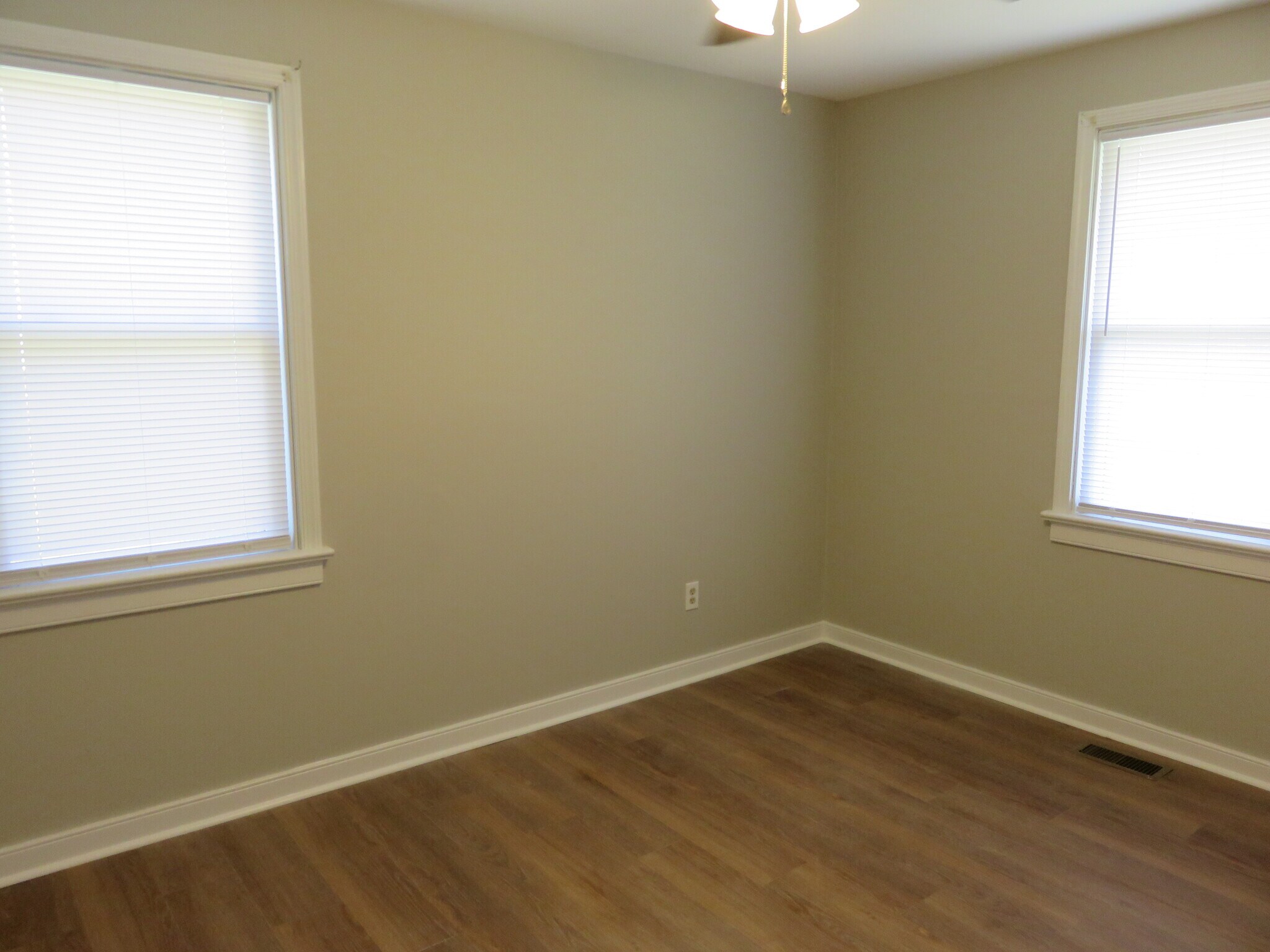 Building Photo - 4824 Belle Glade Dr