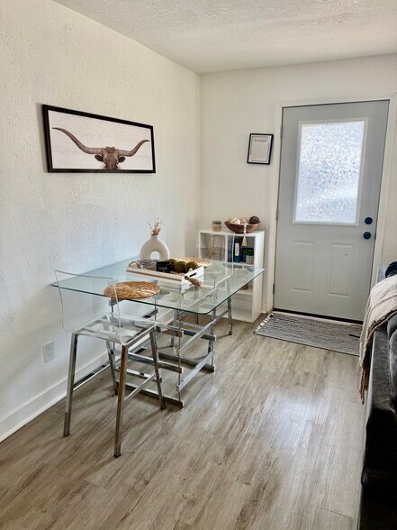 Building Photo - 2935 W Madison St