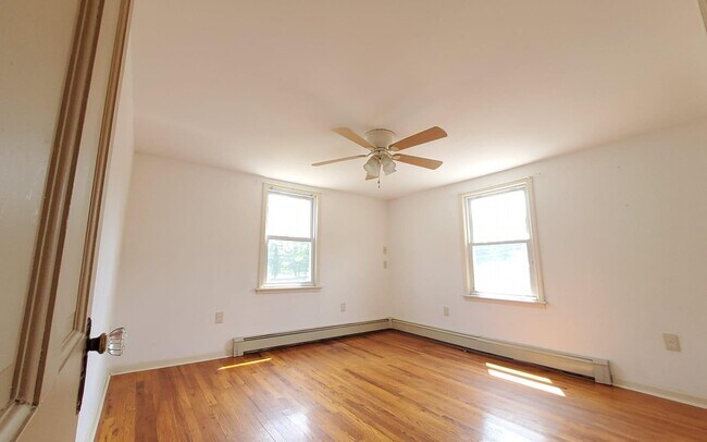 Building Photo - 351 Harriman Heights Rd