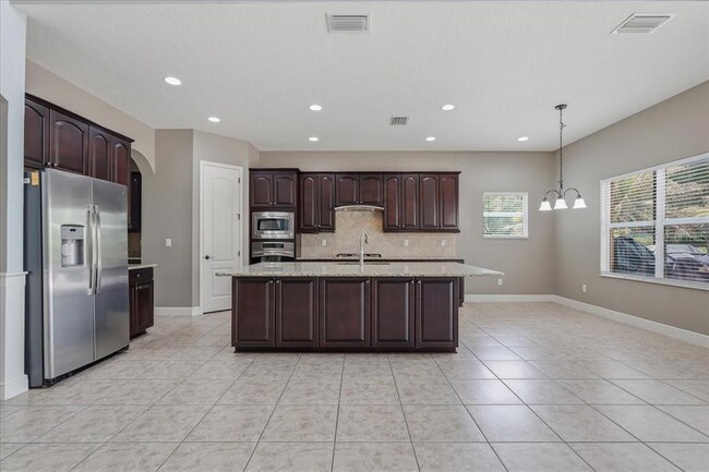 Building Photo - 5333 Sagecrest Dr