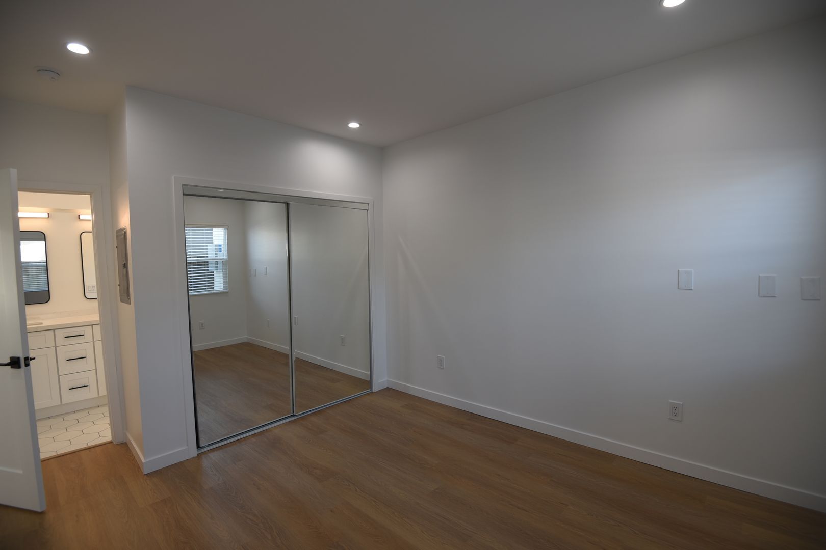 Building Photo - 5915 Fair Ave